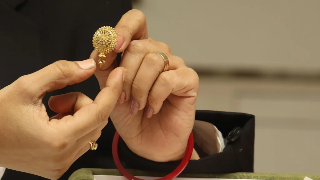 One Lakh Gold Dream